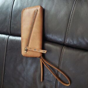 FREE PEOPLE VEGAN LEATHER WALLET / WRISTLET